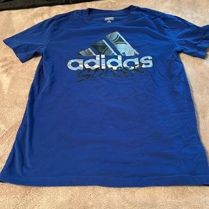 Boys adidas t-shirt size 10/12